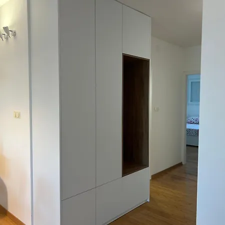 Modern Luci Apartment Split